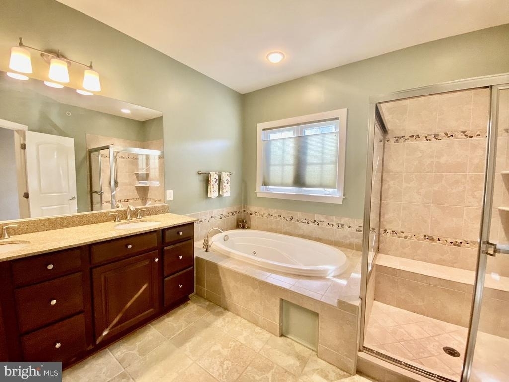 416 Grand Street - Photo 18