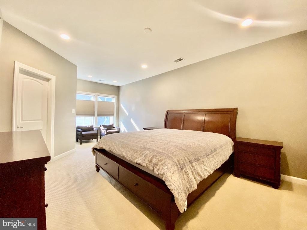 416 Grand Street - Photo 16