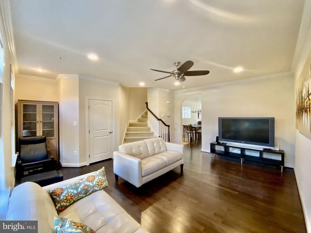 416 Grand Street - Photo 5