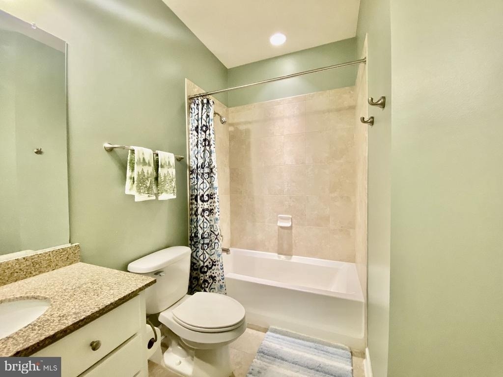 416 Grand Street - Photo 27