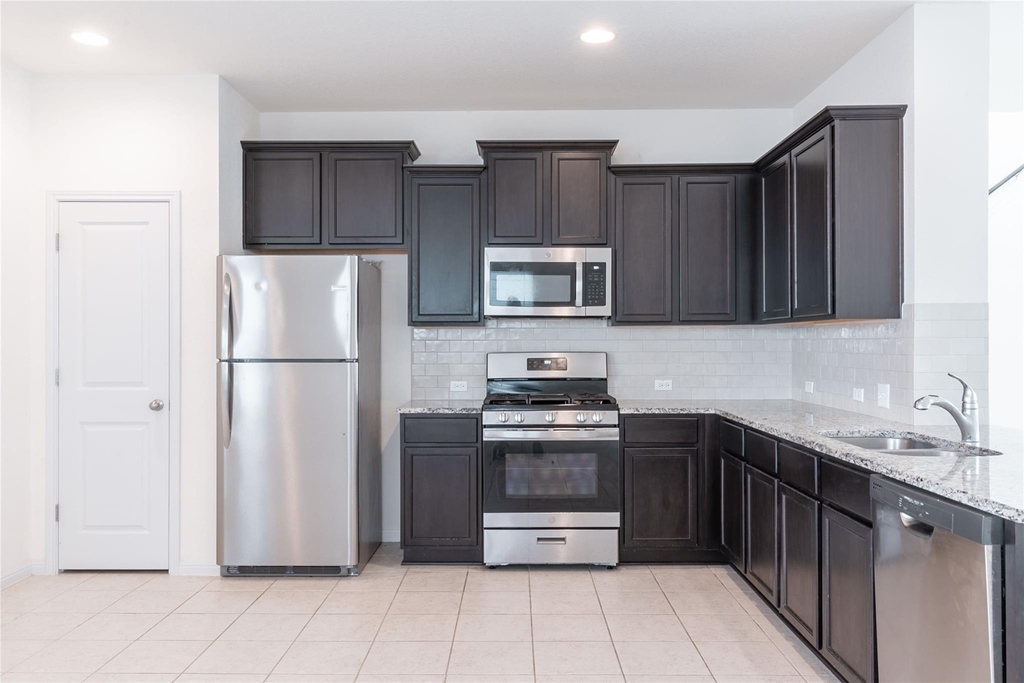 217 Bent Creek Dr - Photo 1