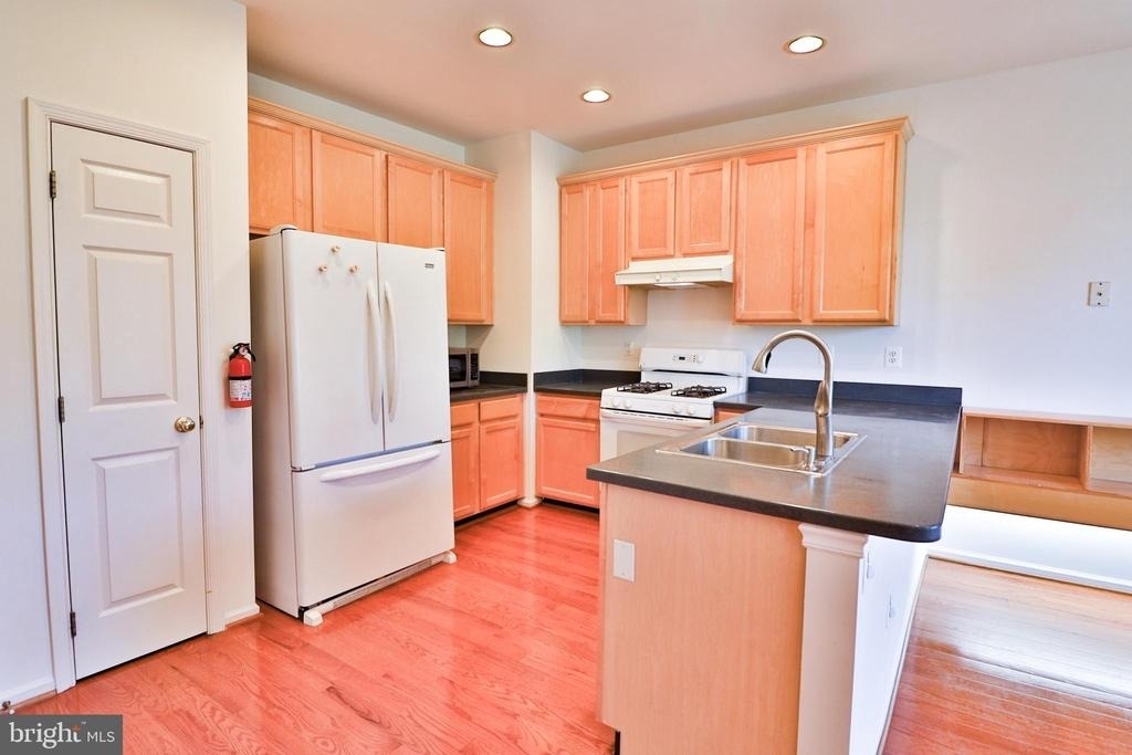 526 Redland Boulevard - Photo 5