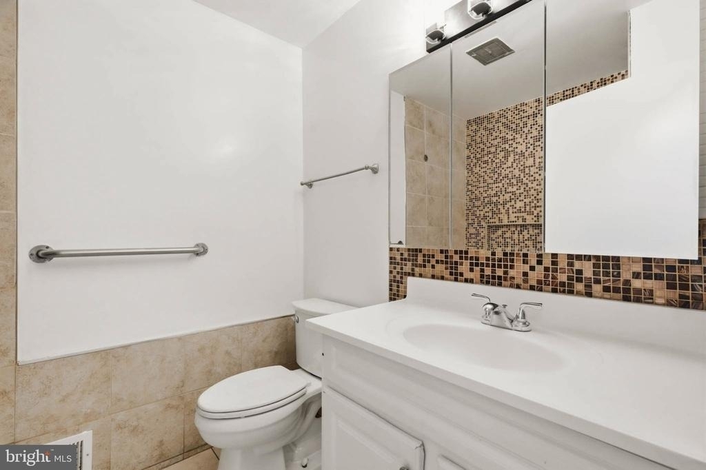 808 E Franklin Avenue - Photo 18
