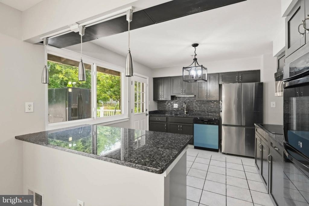 808 E Franklin Avenue - Photo 7