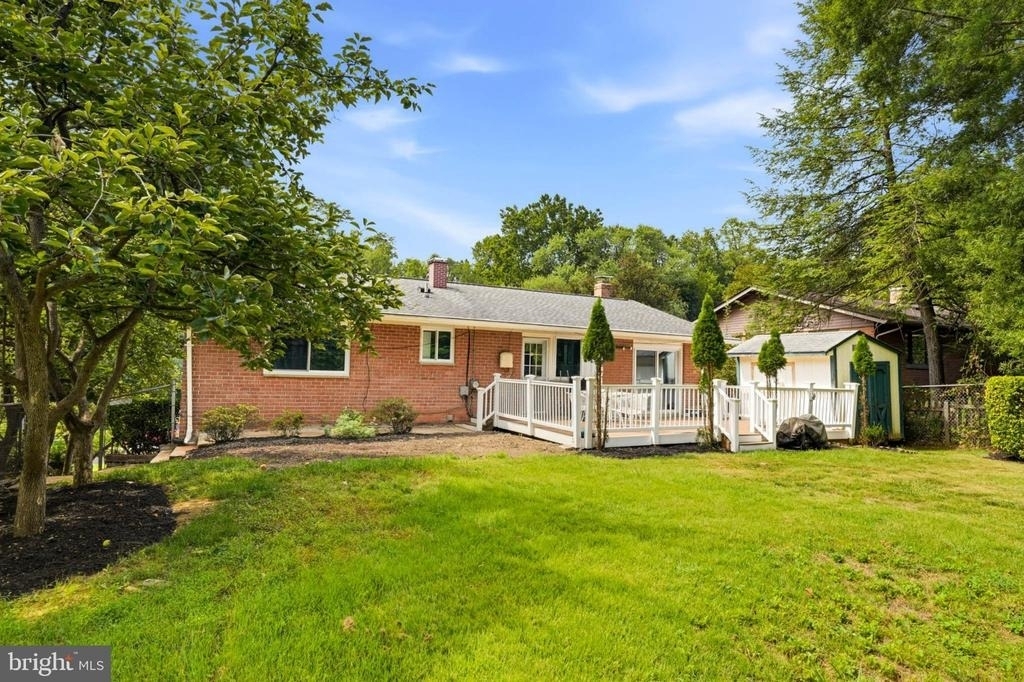 808 E Franklin Avenue - Photo 32