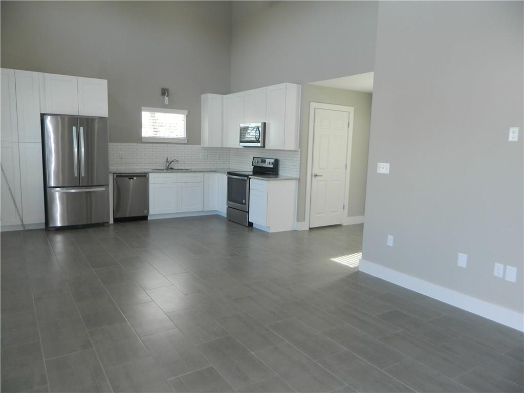 4401 Hank Ave - Photo 2