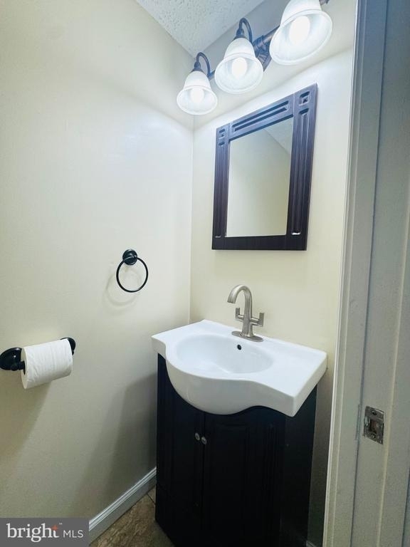 8204 Wellington Place - Photo 16