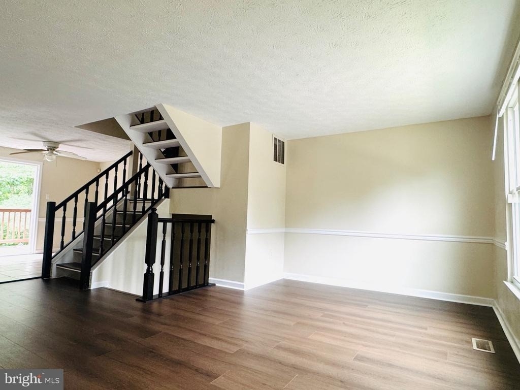 8204 Wellington Place - Photo 6