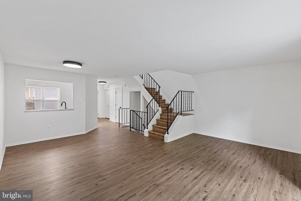 6082 Majors Lane - Photo 6
