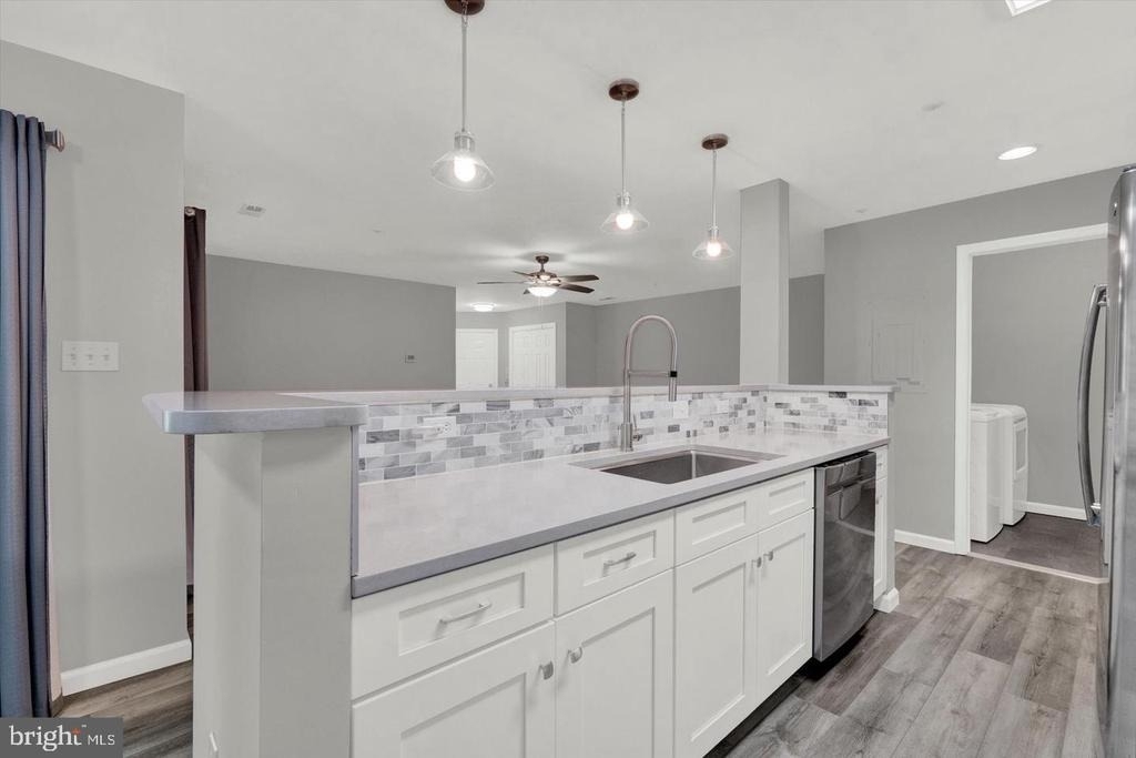2406 Ellsworth Way - Photo 3