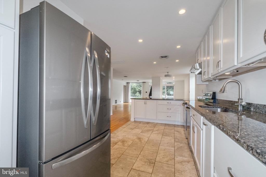102 Greenmeadow Drive - Photo 6