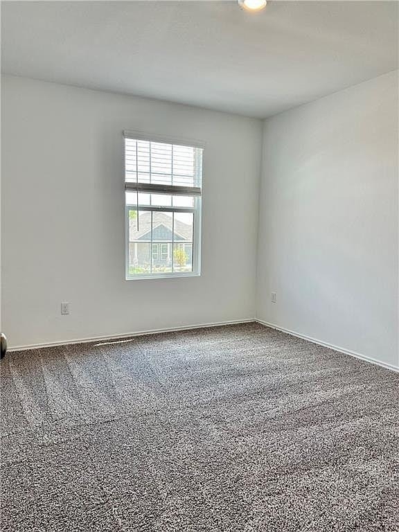 290 Silver Glen Dr - Photo 4