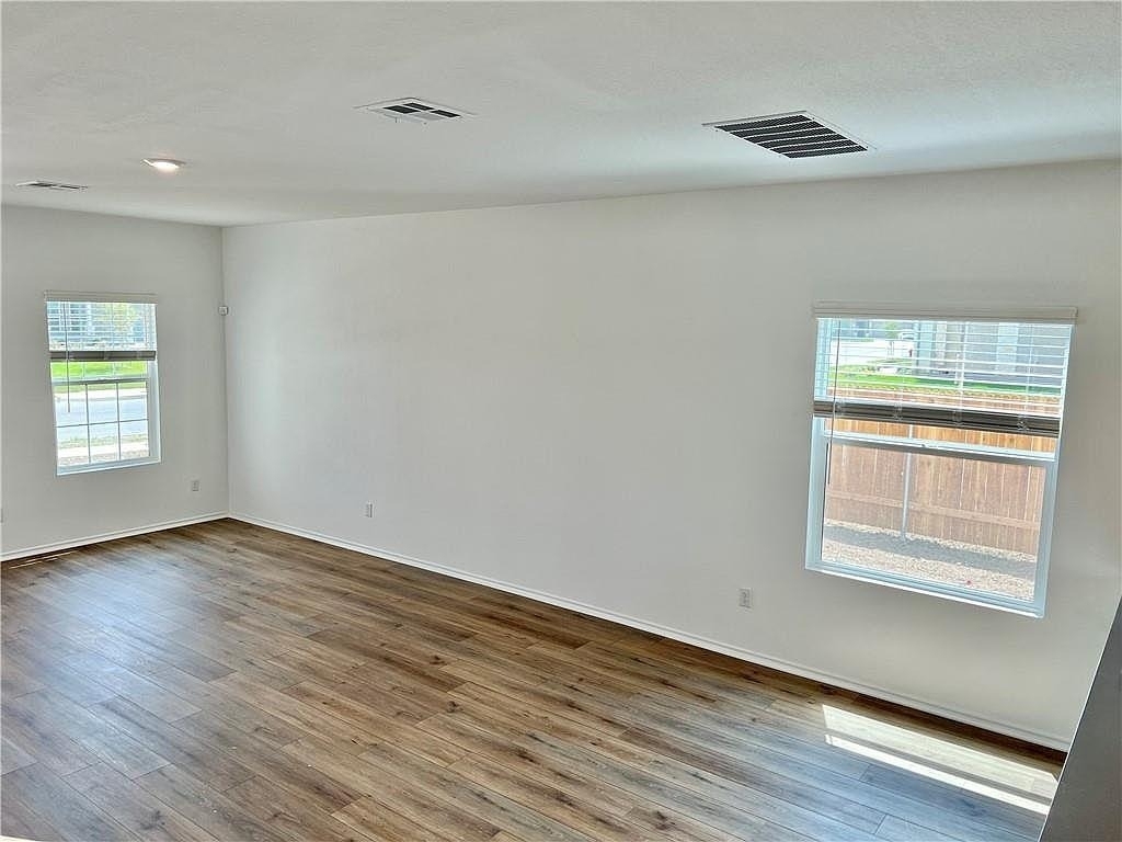 290 Silver Glen Dr - Photo 17