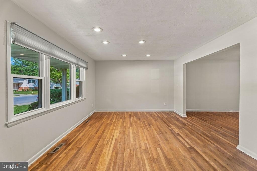 4631 Hawksbury Road - Photo 2