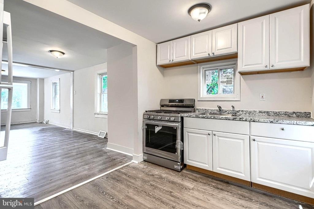 7621 Cypress Avenue - Photo 8