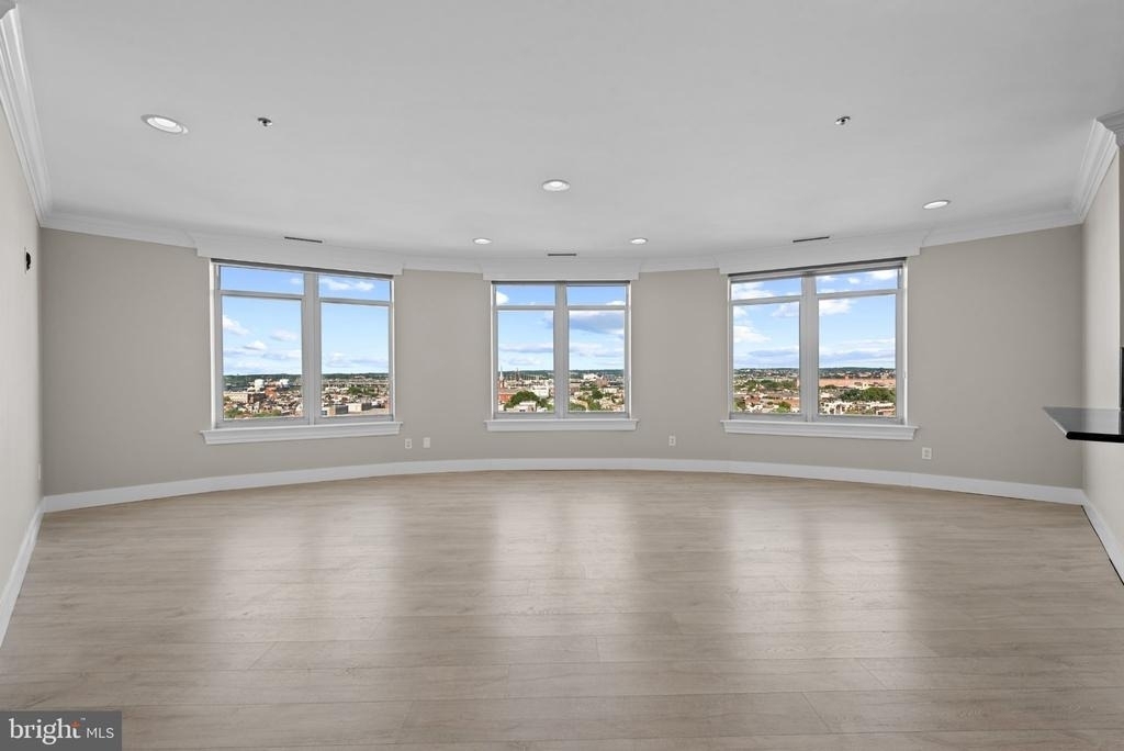 100 Harborview Drive - Photo 2