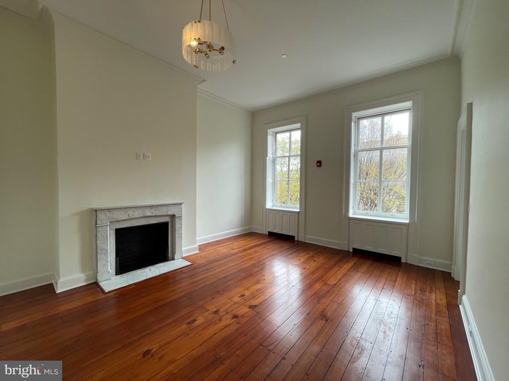 18 E Mt Vernon Place - Photo 17