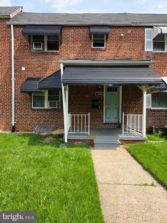 1509 N Decker Avenue - Photo 0