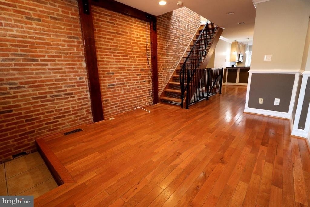 1605 Marshall Street - Photo 4