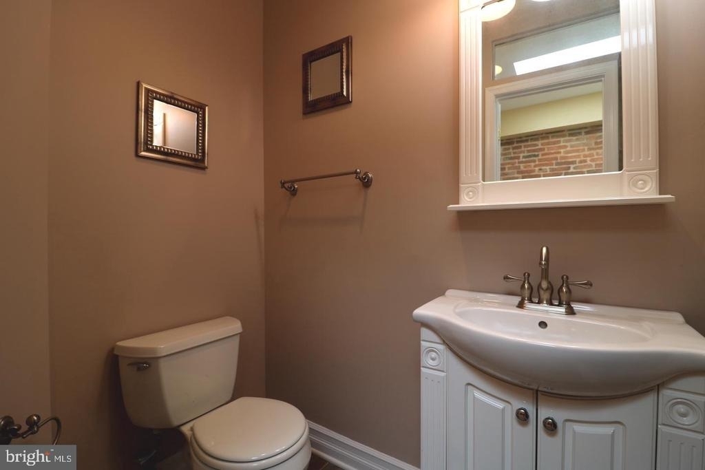 1605 Marshall Street - Photo 24