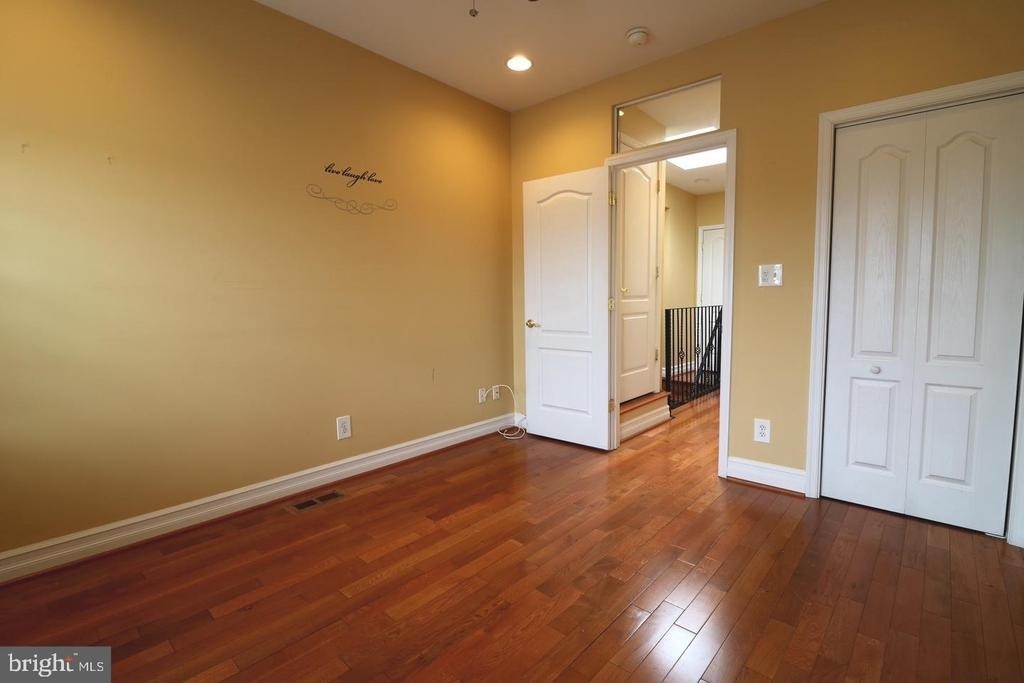 1605 Marshall Street - Photo 19