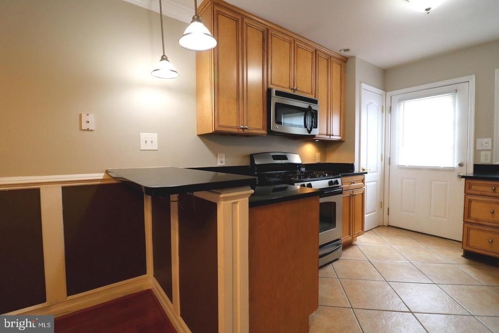 1605 Marshall Street - Photo 7