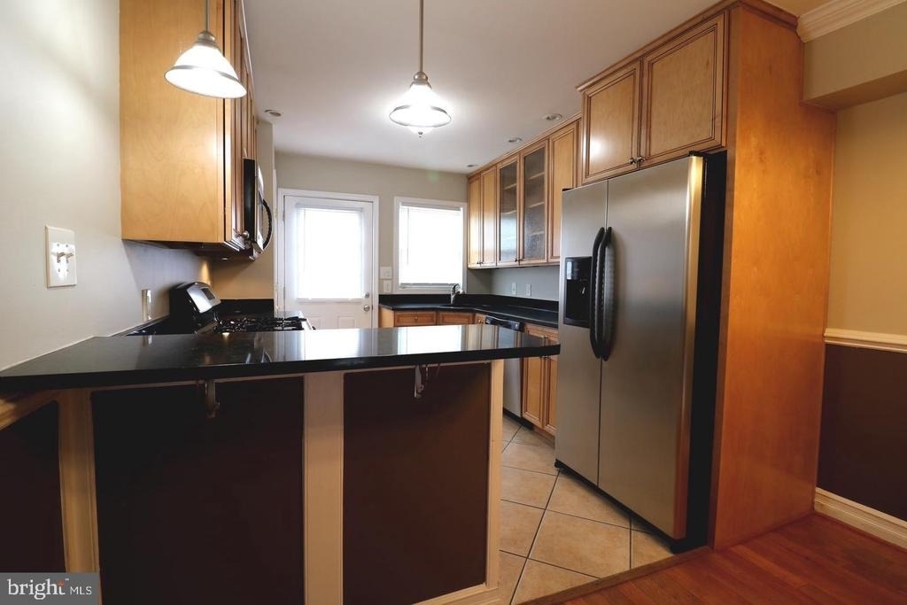 1605 Marshall Street - Photo 8