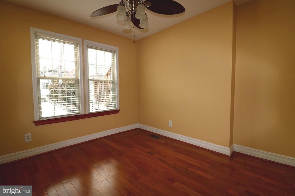 1605 Marshall Street - Photo 12