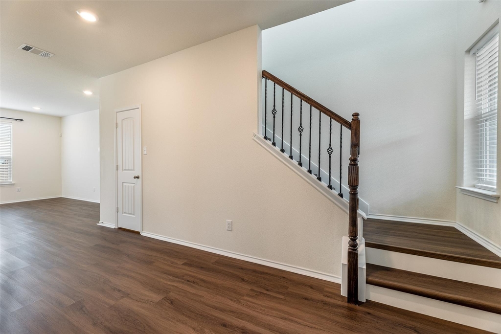 13709 Vigilance St - Photo 2