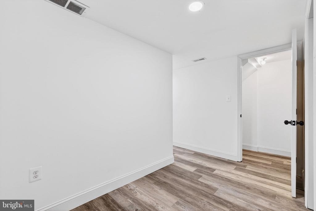 2500 W Franklin Street - Photo 31