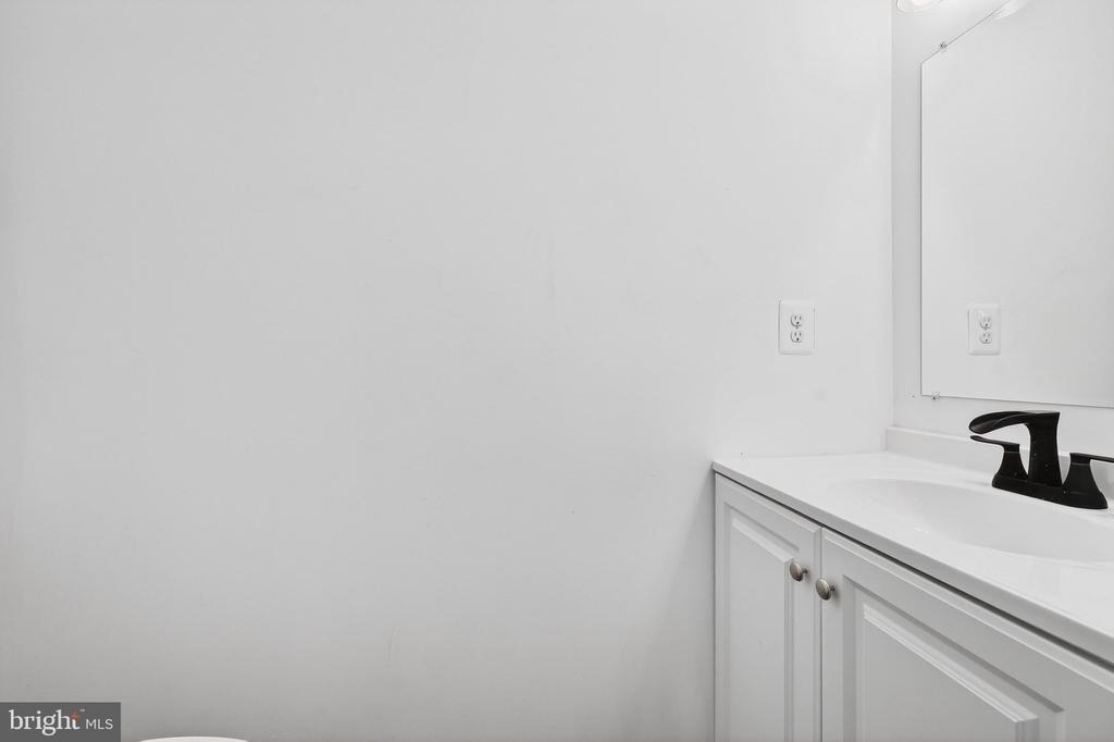 2500 W Franklin Street - Photo 2