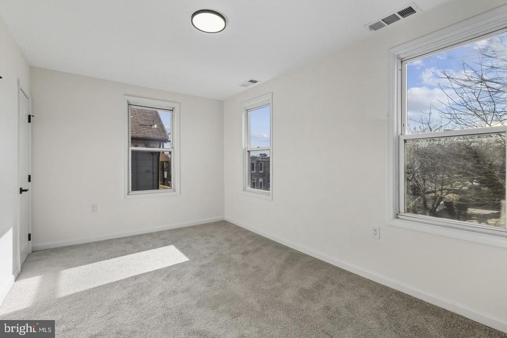 507 Washburn Avenue - Photo 15