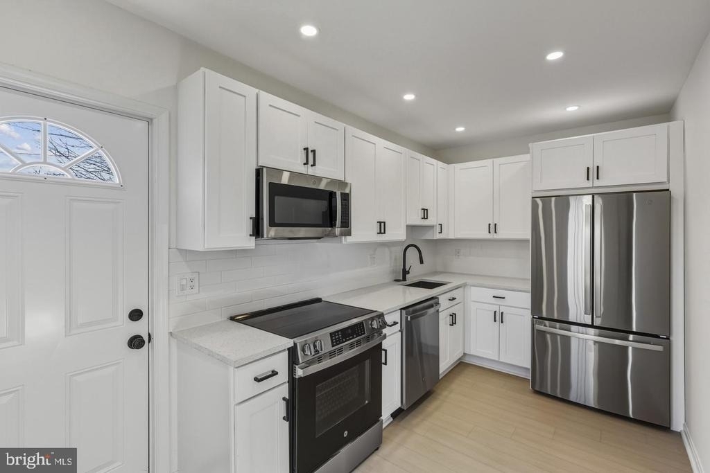 507 Washburn Avenue - Photo 1