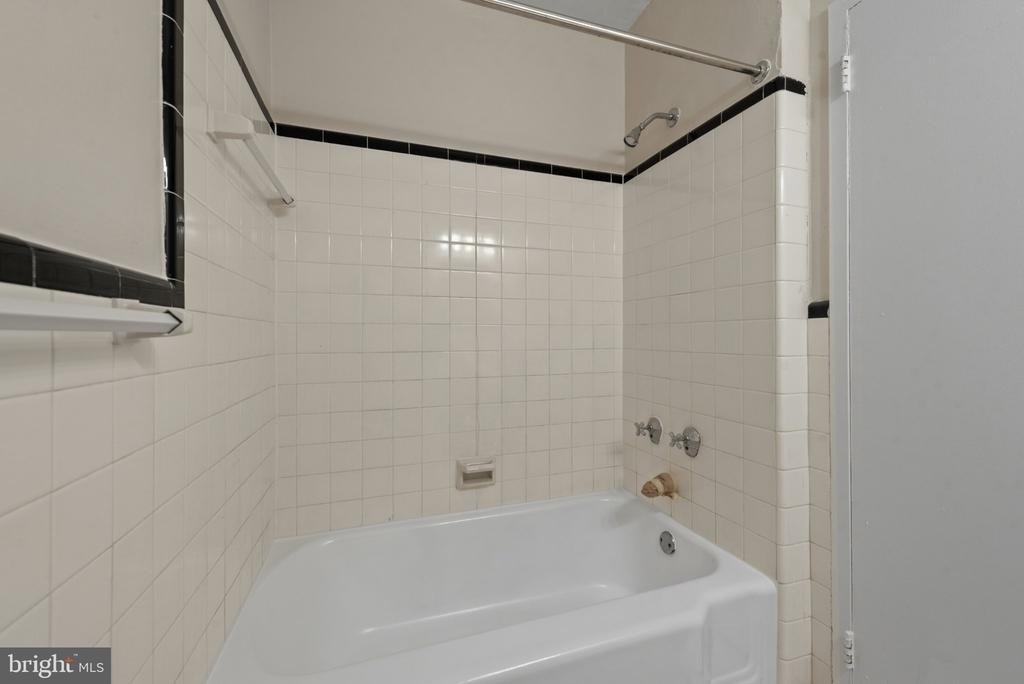 116 W University Parkway - Photo 23