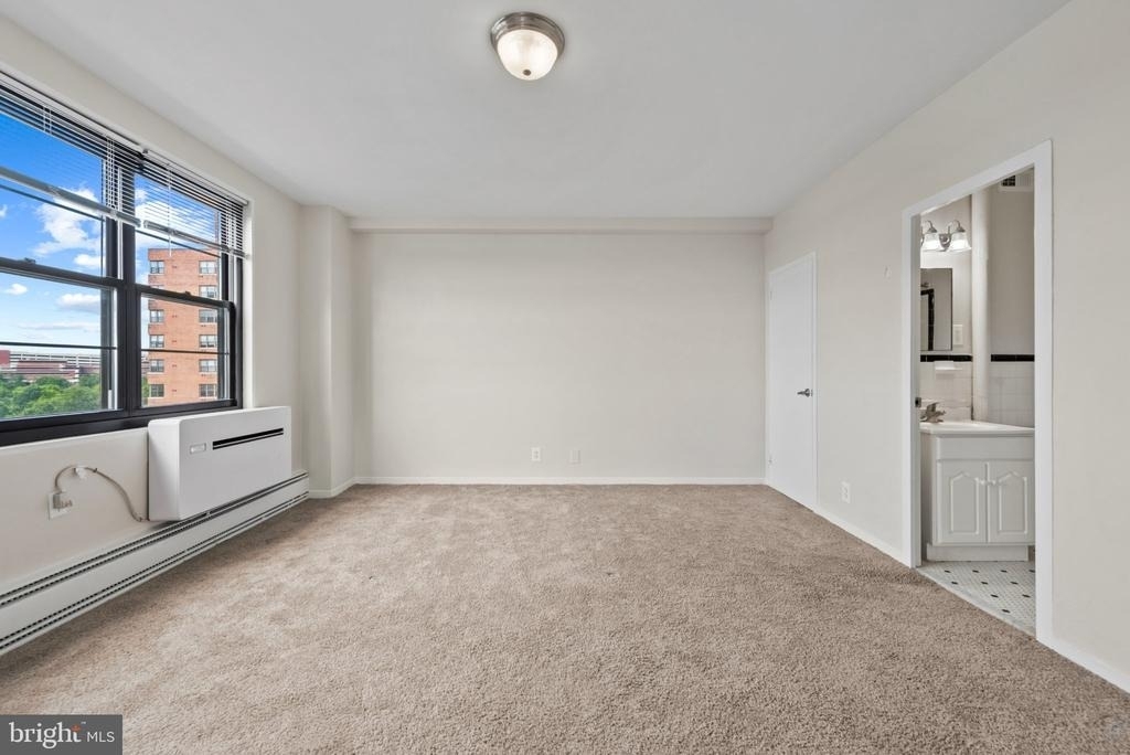 116 W University Parkway - Photo 20