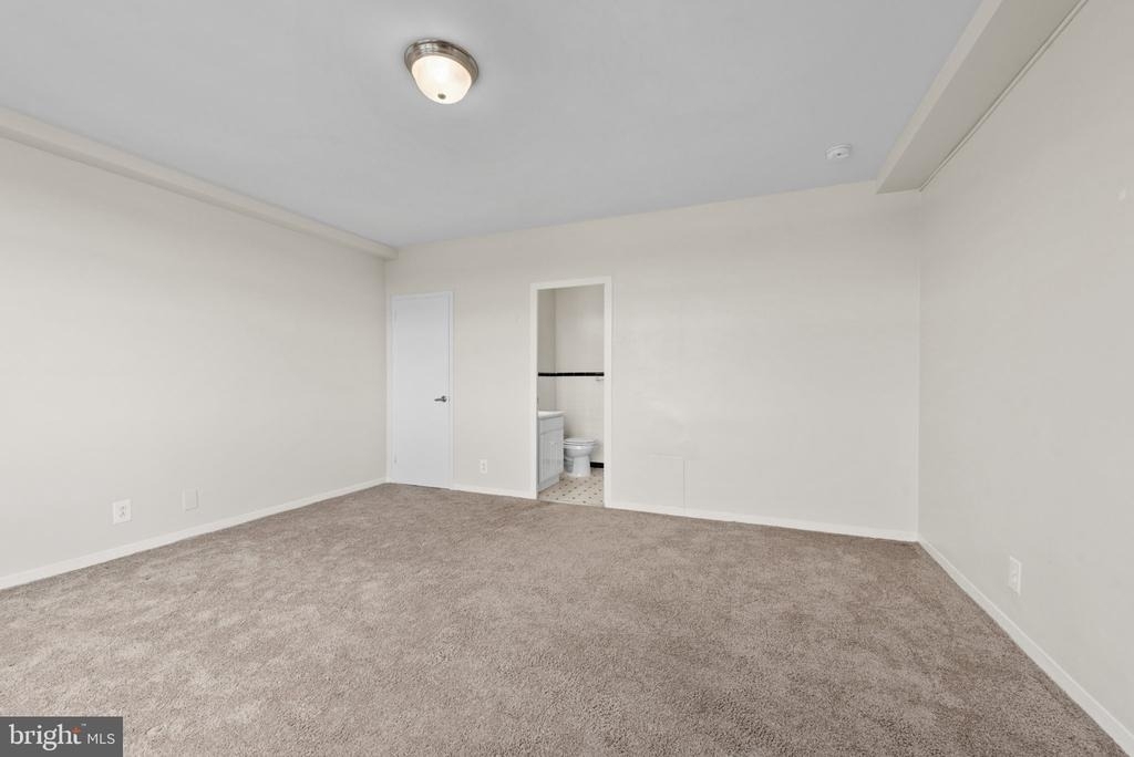 116 W University Parkway - Photo 14