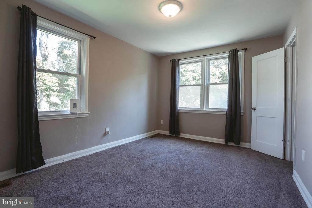 701 Saint Dunstans Road - Photo 5
