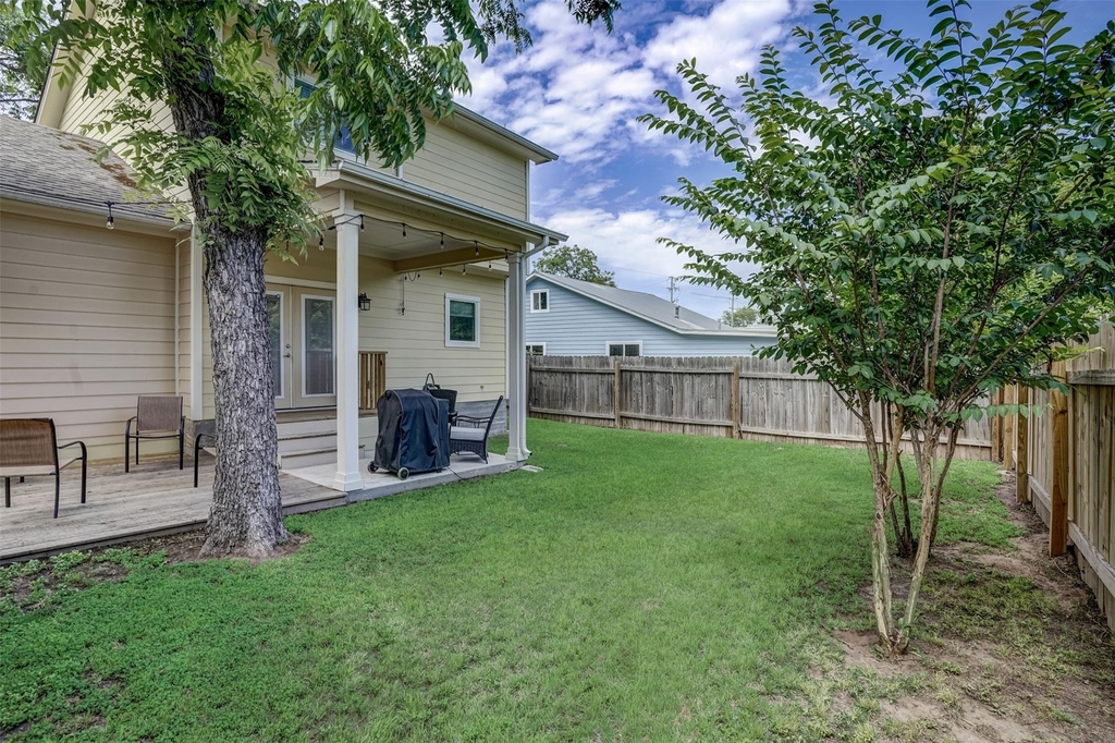1103 Farm St - Photo 23