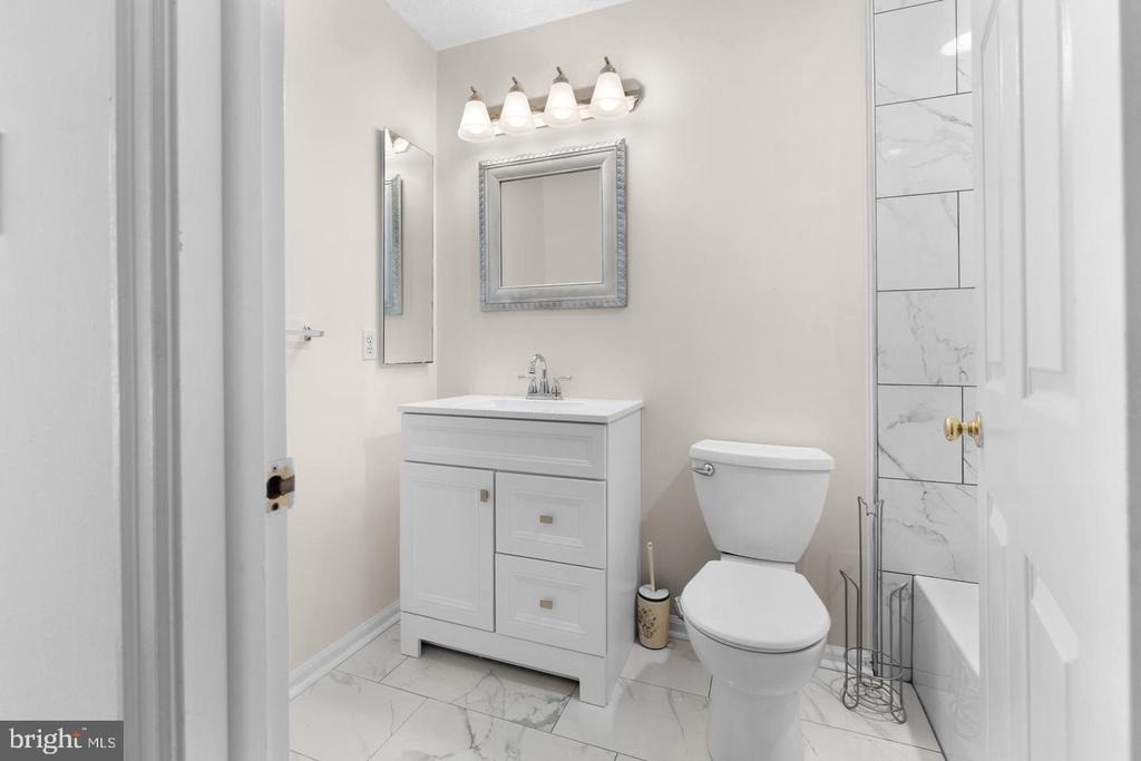 2126 Commissary Circle - Photo 28