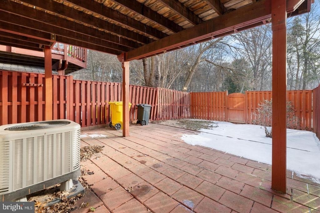 2126 Commissary Circle - Photo 18