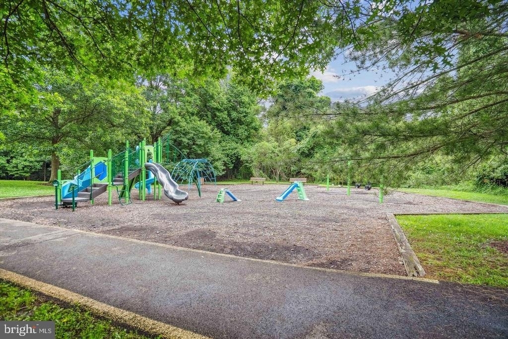 2015 Gov Thomas Bladen Way - Photo 4