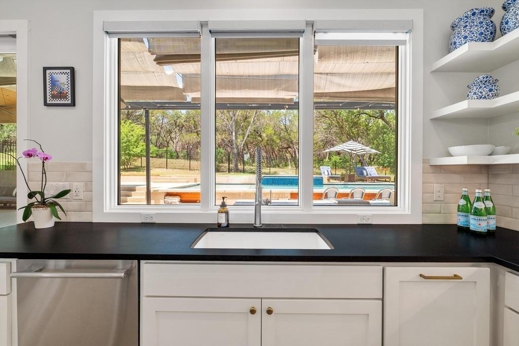 2600 Arion Cir - Photo 4