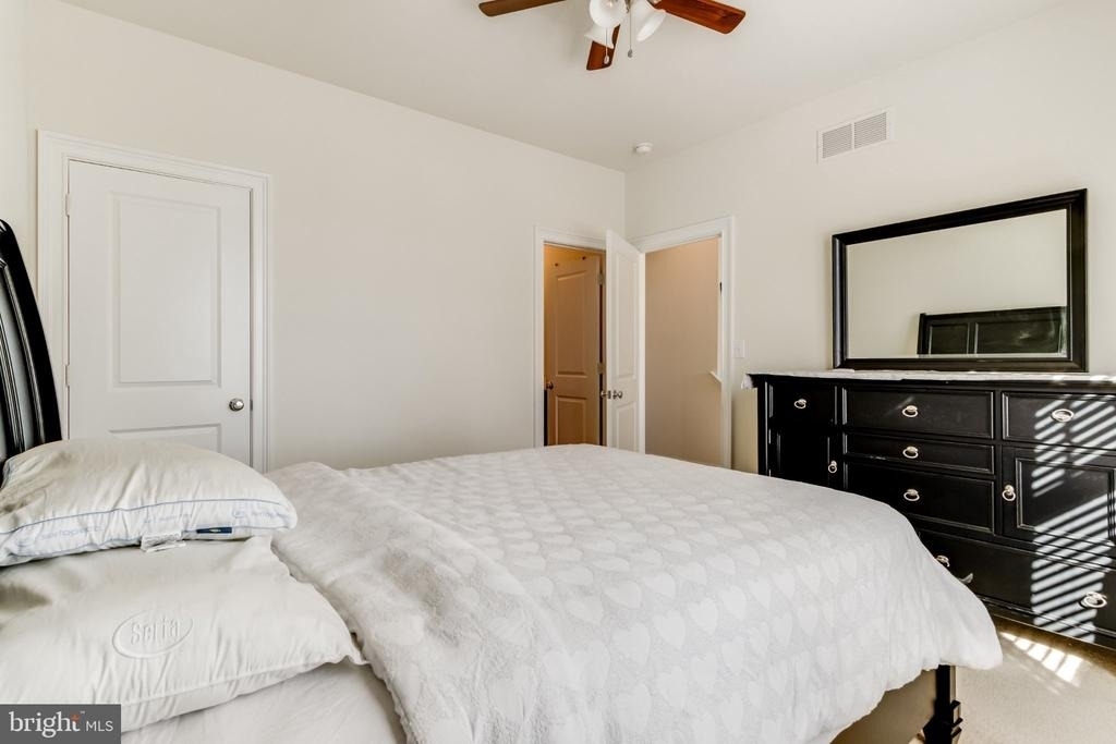 18830 Bethpage Drive - Photo 9