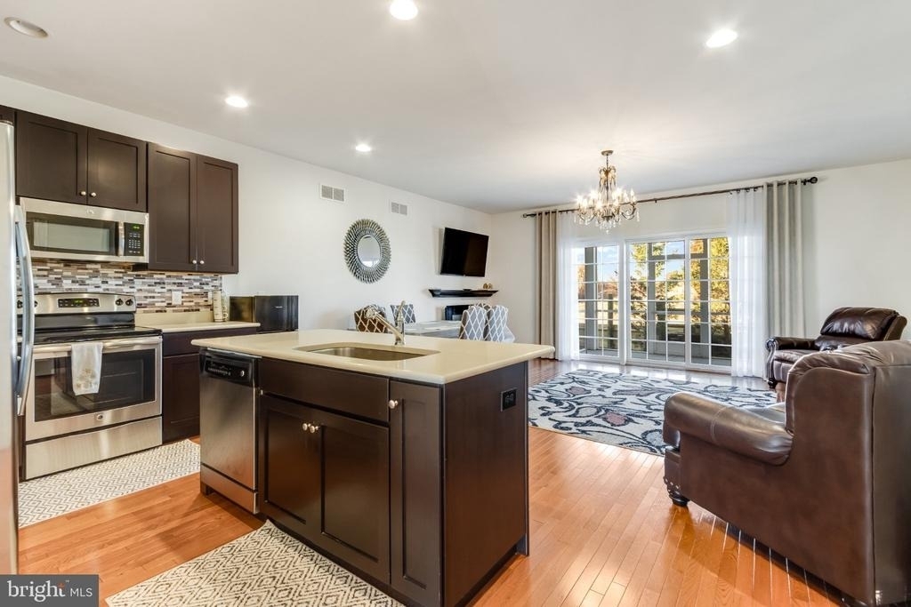 18830 Bethpage Drive - Photo 2