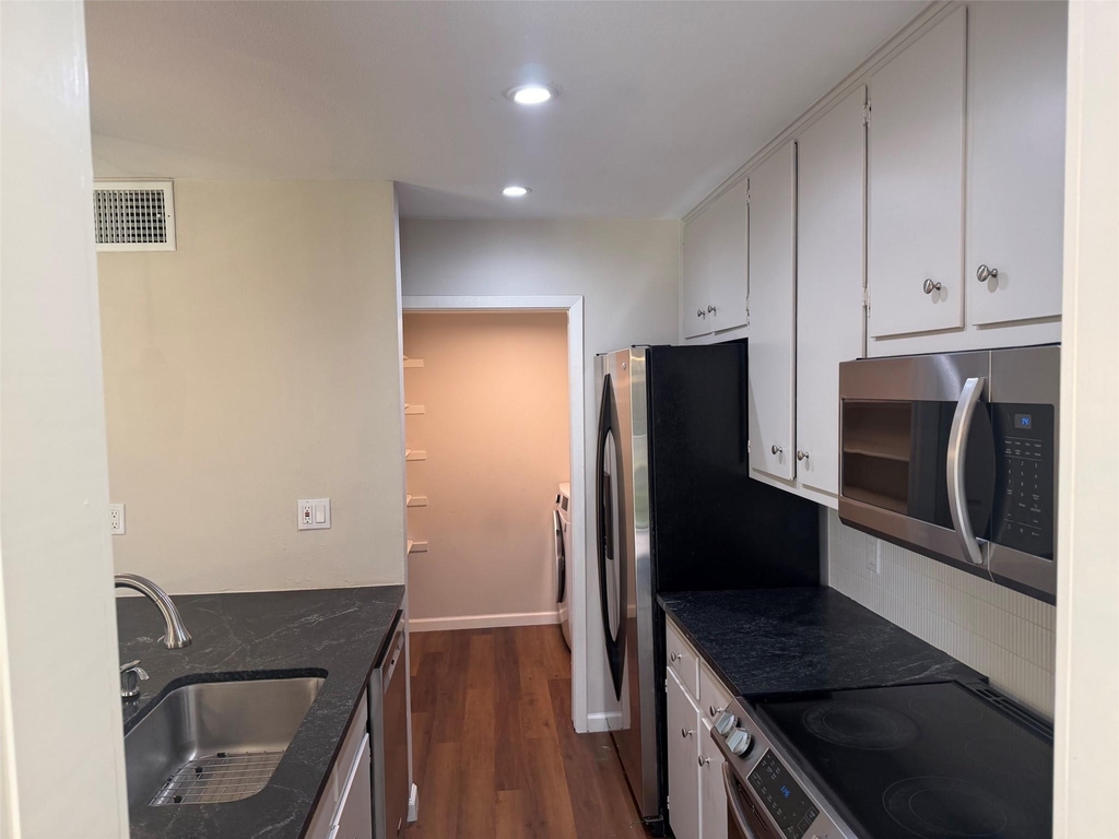 224 Lido St - Photo 2