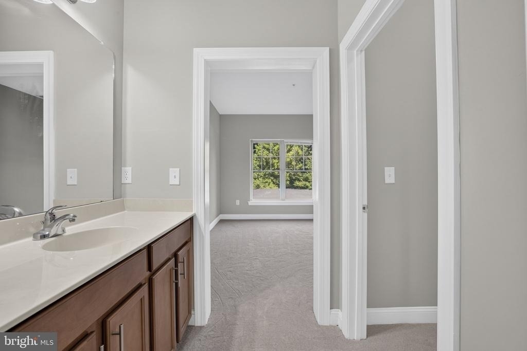 3000 Fountainview Circle - Photo 3