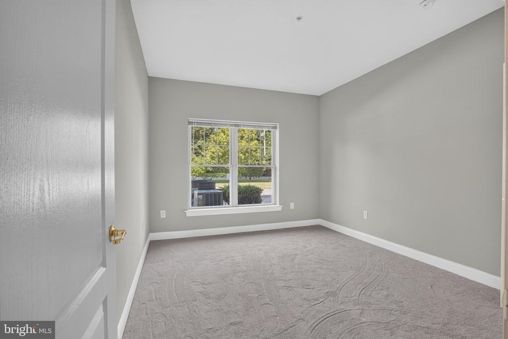 3000 Fountainview Circle - Photo 2