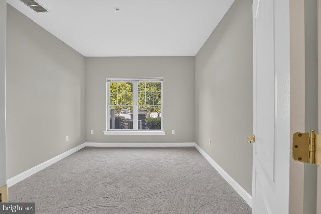 3000 Fountainview Circle - Photo 7