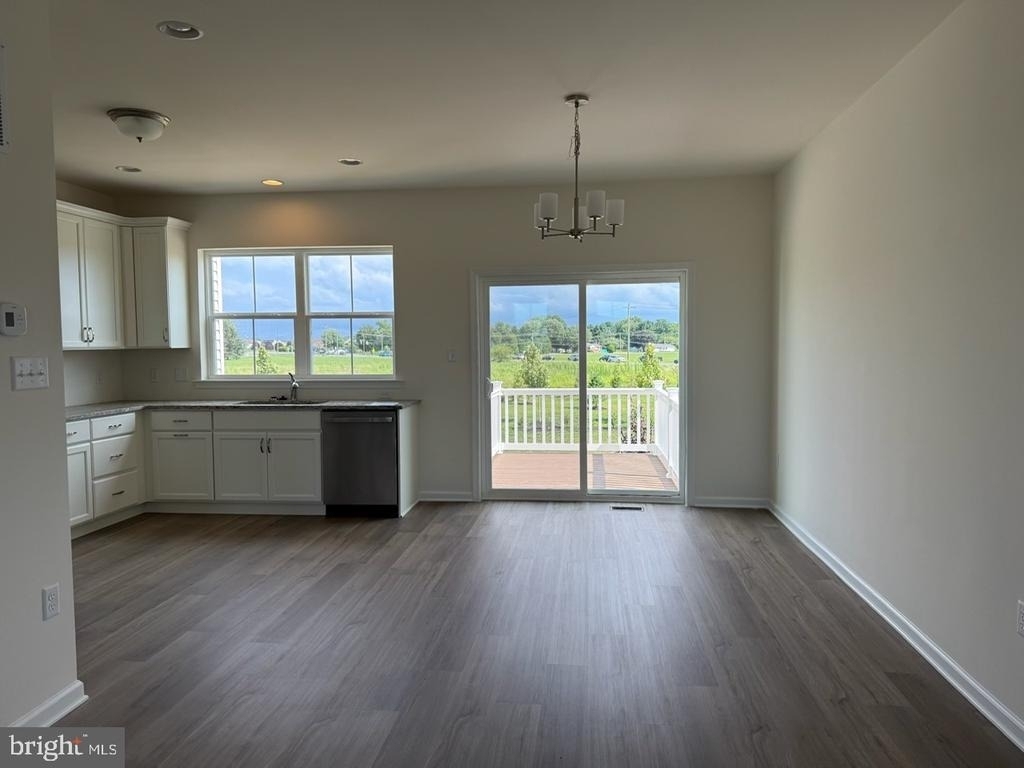 738 Rosler Way - Photo 3