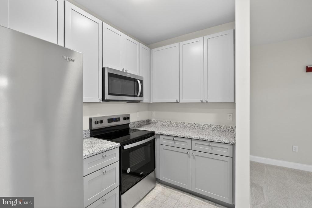3000 Fountainview Circle - Photo 4